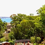 Luxury 3 Bed With Private Pool & Lounge Area