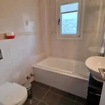 Luxury 3 Bed With Private Pool & Lounge Area
