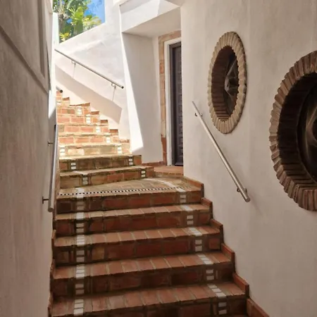 Luxury 3 Bed With Private Pool & Lounge Area Villa *