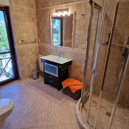 Villa Luxury 3 Bed With Private Pool & Lounge Area *